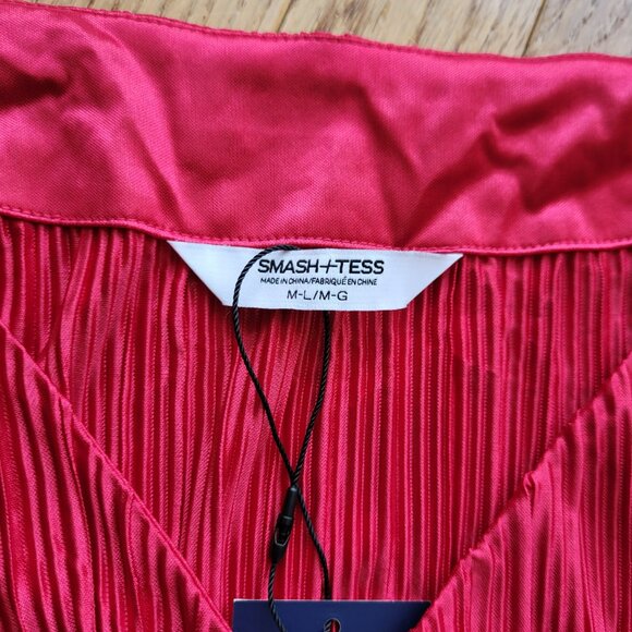 NWT Smash+ Tess Tasia Festive Red Long-Sleeve Top M/L Jacket - Picture 4 of 10